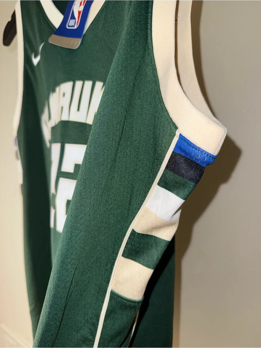 Nike Khris Middleton #22 Milwaukee Bucks Swingman Jersey Green L NWT